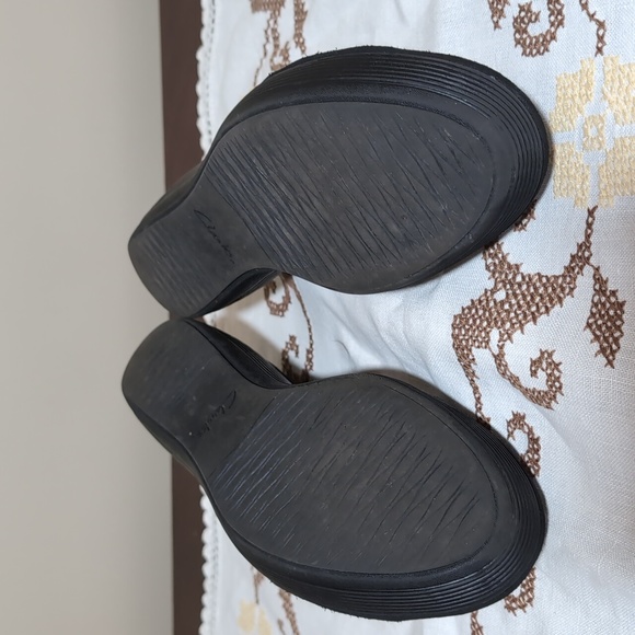 Sz 8 Clark's Black Wedge Sandals - Picture 5 of 8